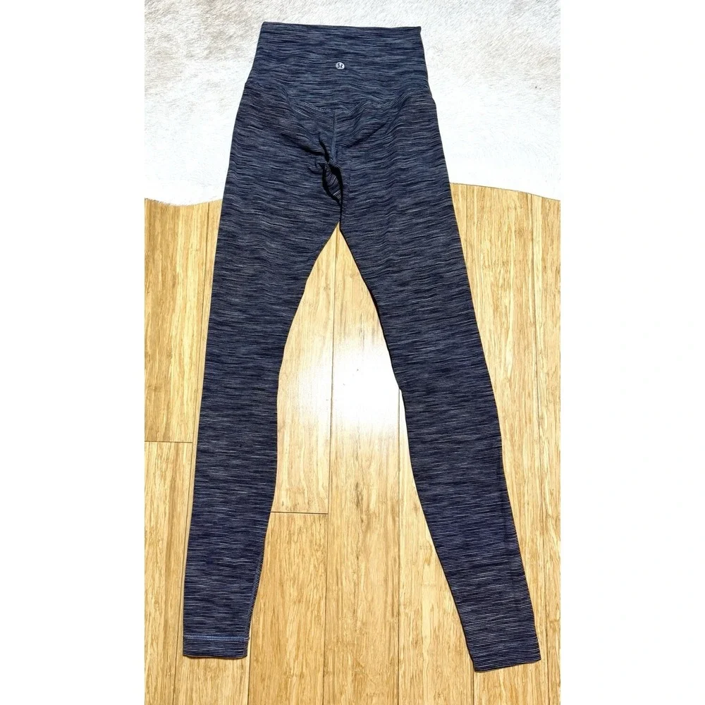 Lululemon Wunder Under High Rise Tight Women's Gray Striped Leggings Size 2‎